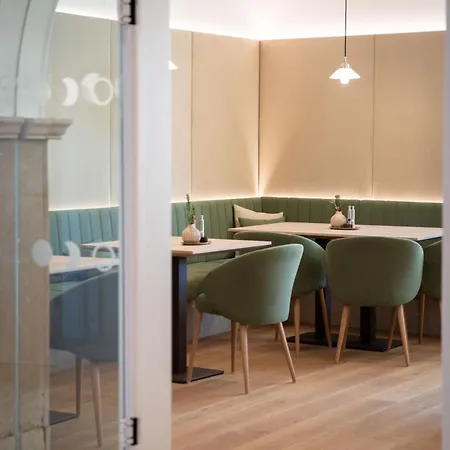 Hotell Apollo Achtquartier Am