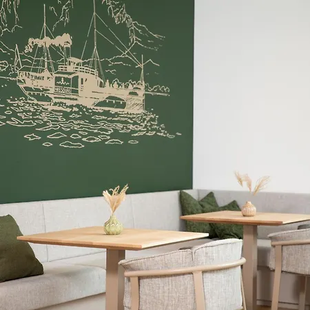 Hotel Apollo Achtquartier Am *