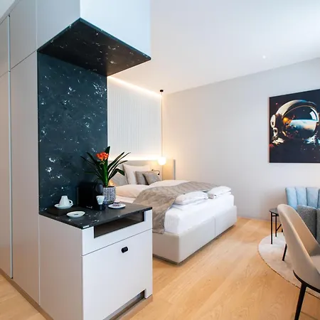 Hotell Apollo Achtquartier Am