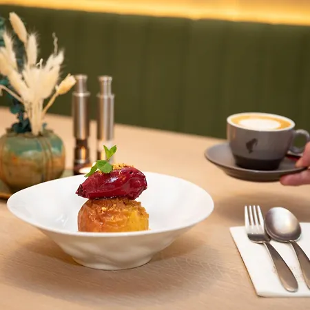 Hotel Apollo Achtquartier Am *