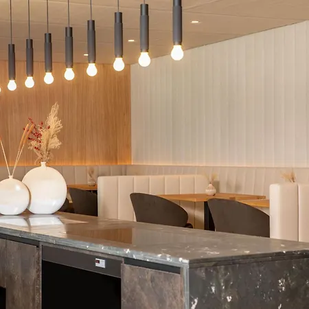 Apollo Achtquartier Am Hotel