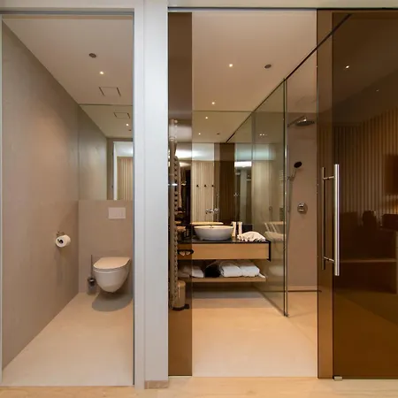 Apollo Achtquartier Am Hotell *