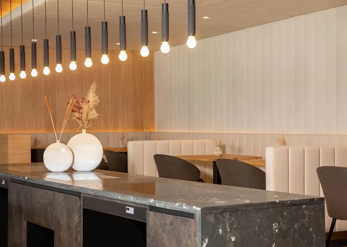 Apollo Achtquartier Am Otel