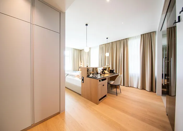 Apollo Achtquartier Am *