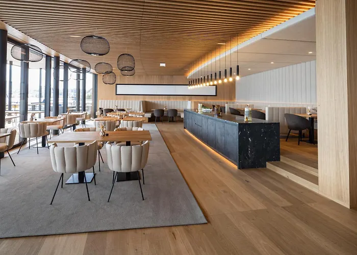 Apollo Achtquartier Am 호텔 *