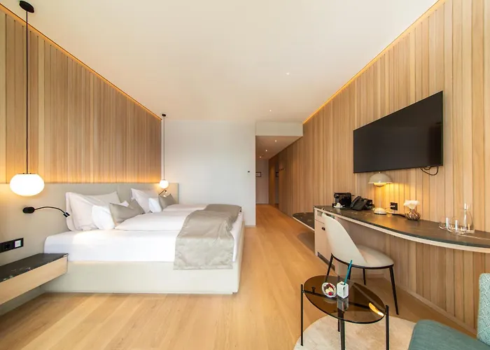 Apollo Achtquartier Am Otel