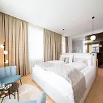 Apollo Achtquartier Am モントゼー