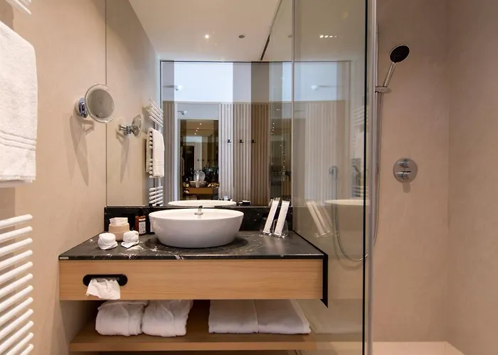 Apollo Achtquartier Am Hotel